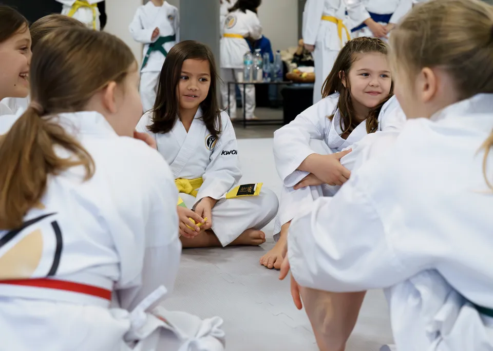 Tiger-Kids beim Selbstbehauptungstraining in der Taekwon-Do Schule Salzburg